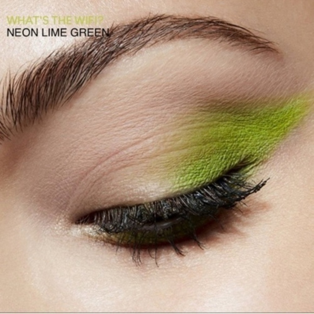 MAC Eye Shadow-What’s The WiFi